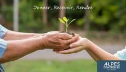 Image d'accueil de la Fondation Alpes Contrôles représentant la transmission intergénérationnelle de la préservation de l'environnement